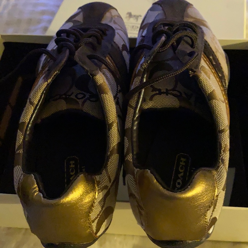 Never worn size 6 medium coach sneakers